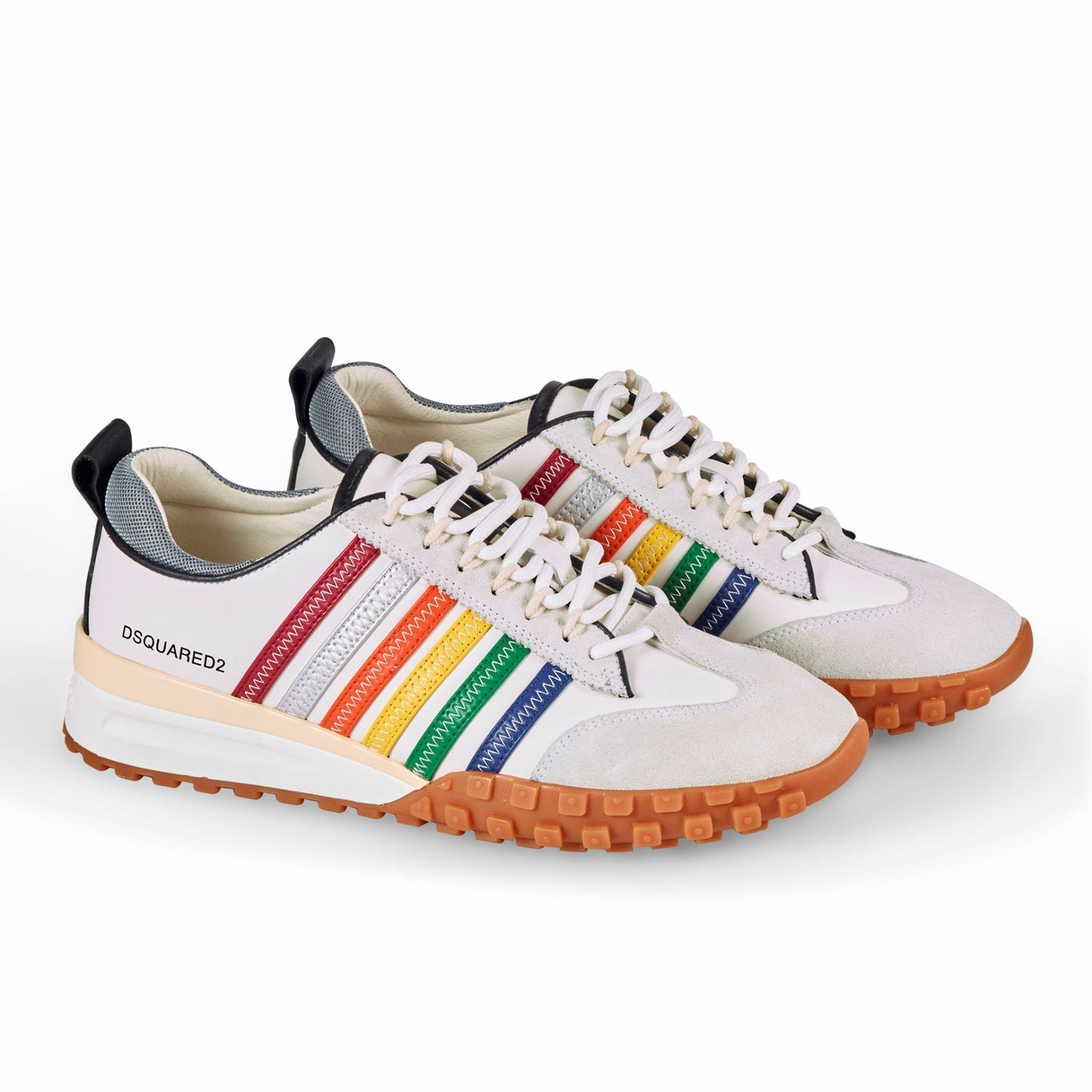 Sneakers mit Regenbogenstreifen