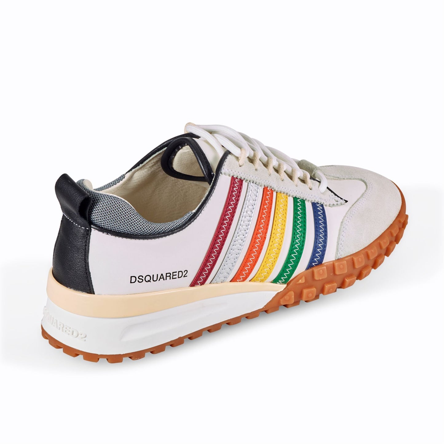 Sneakers mit Regenbogenstreifen