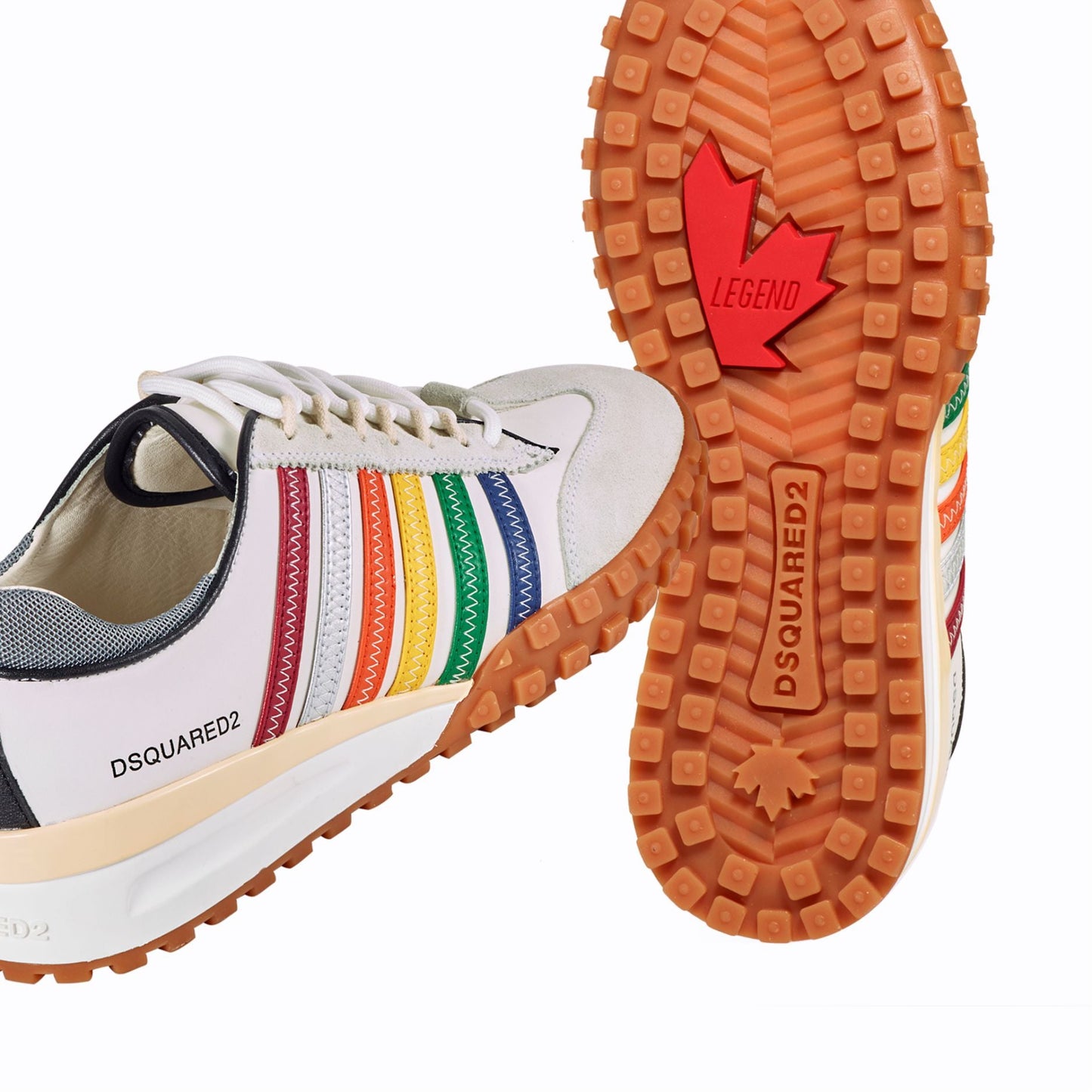 Sneakers mit Regenbogenstreifen